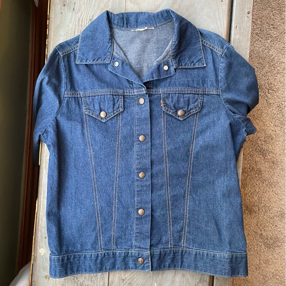 Vintage Levi’s denim shirt - Picture 5 of 6